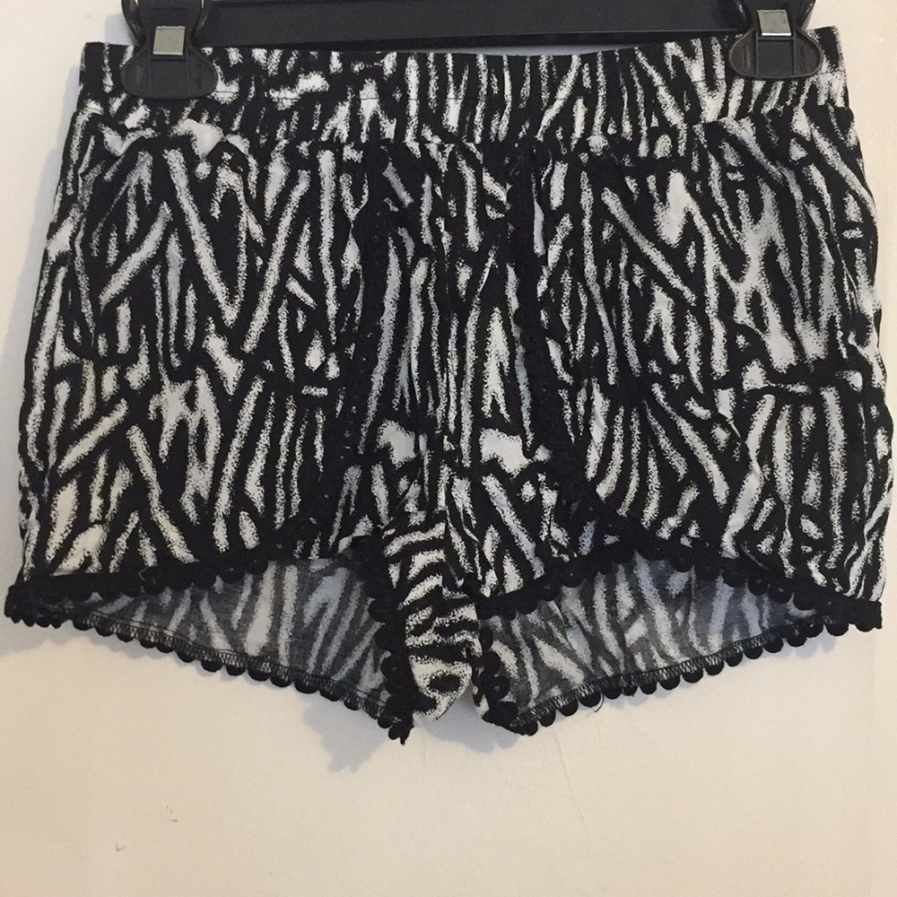 *NWT* Breeze Ever Shorts